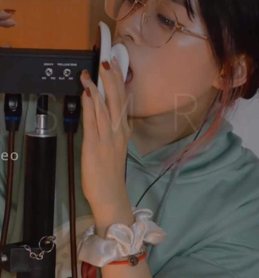 其实不是椰子呀ASMR 固定机位 慢速堵耳舔耳 软控耳声-MR 第1张